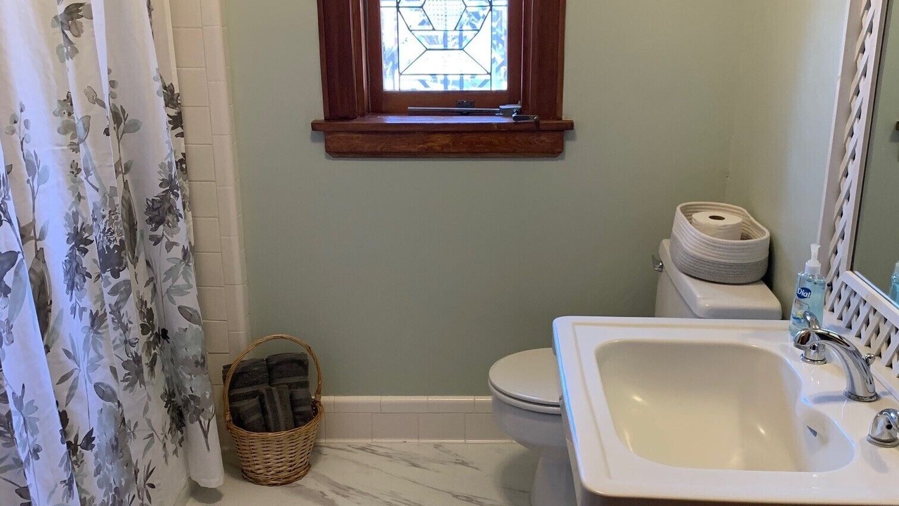 Photo of Bathroom in College Hill