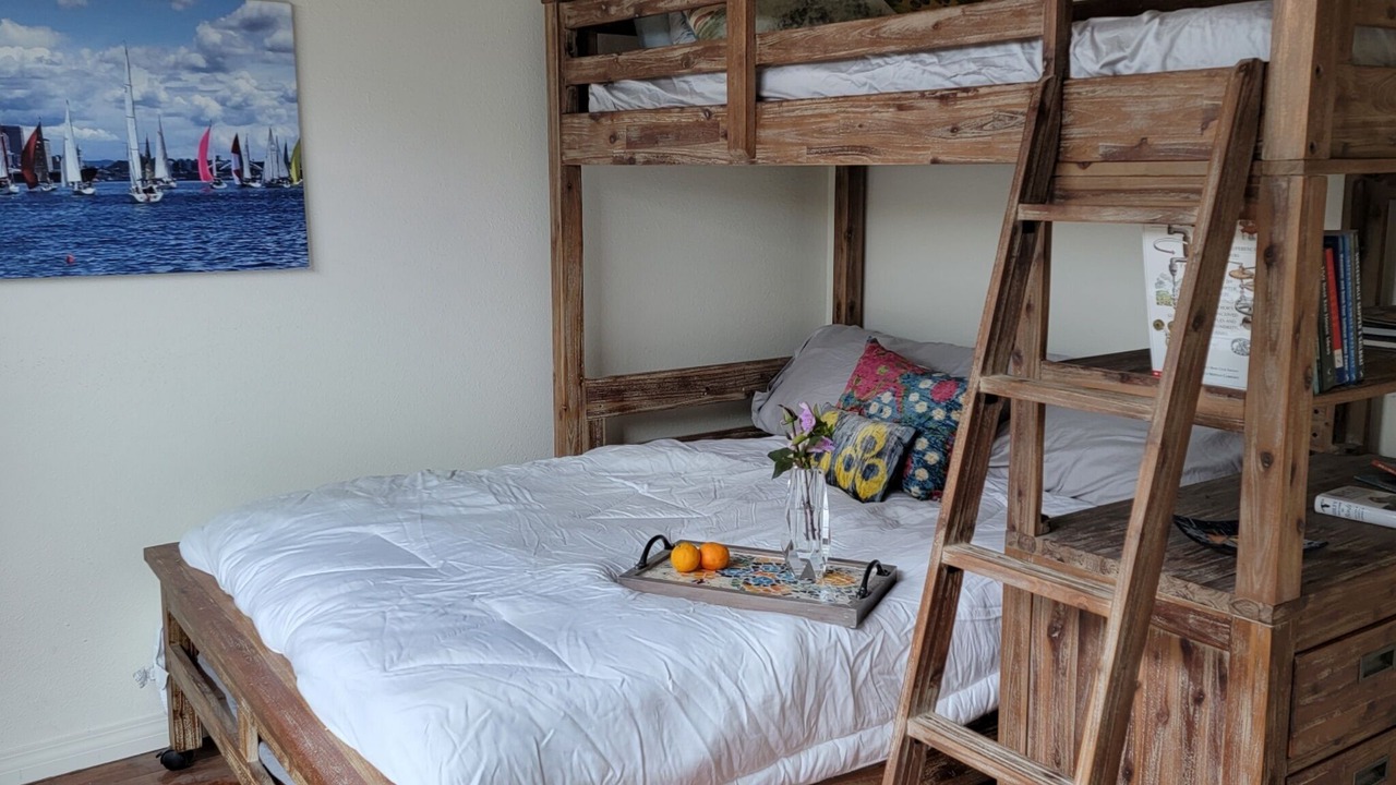 Photo of Bedroom in Bay Ho