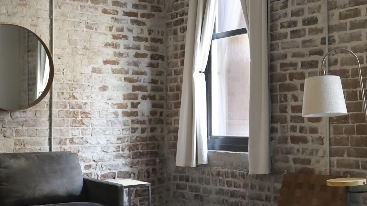 Photo of Livingroom in Historic District - North