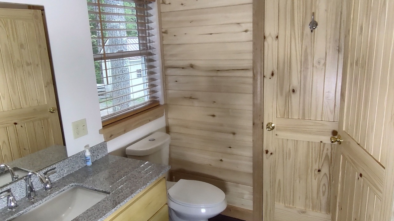 Photo of Bathroom in Albion