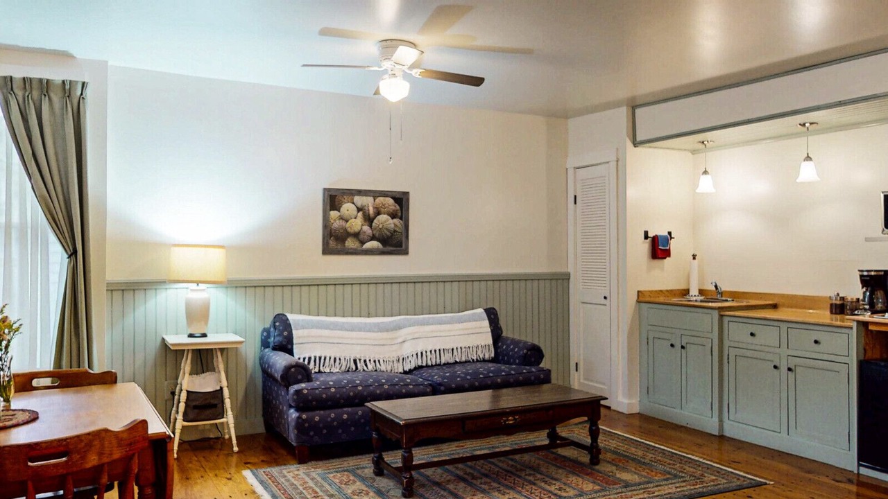 Photo of Livingroom in Stonington