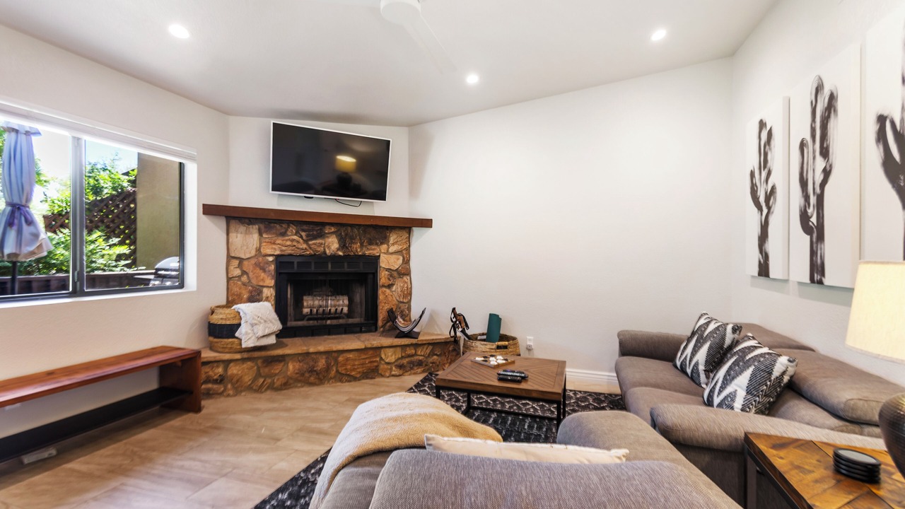 Photo of Livingroom in Oak Creek