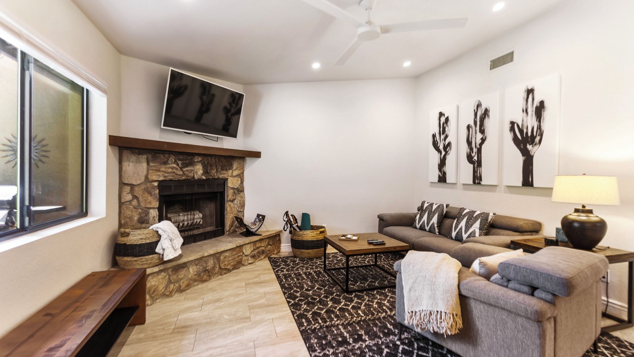 Photo of Livingroom in Oak Creek