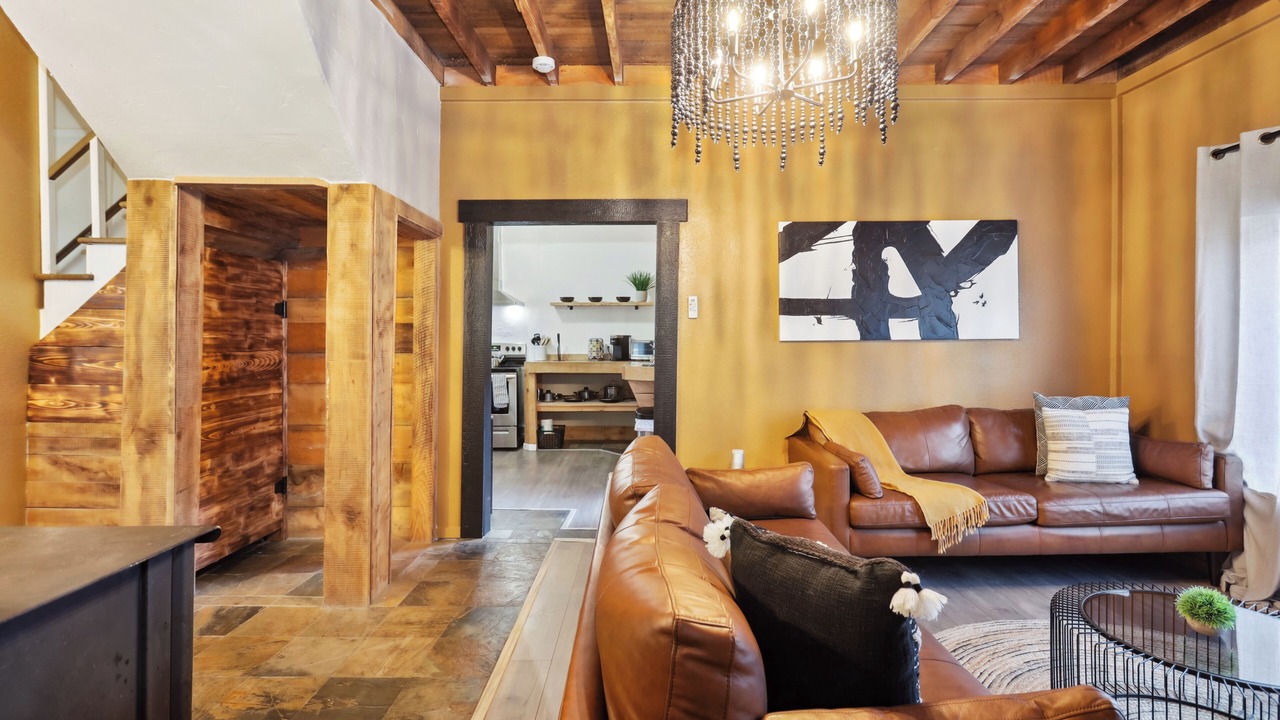 Photo of Livingroom in White Salmon