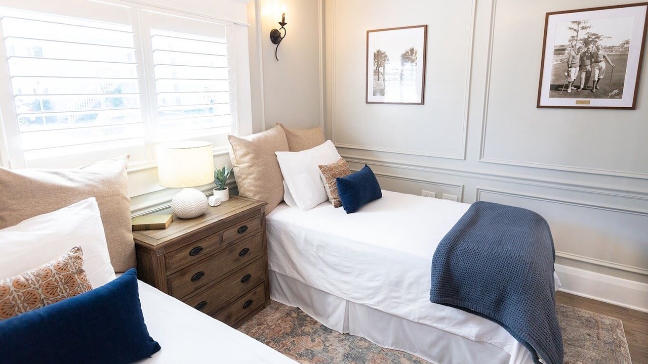 Photo of Bedroom in Bayshore Gardens