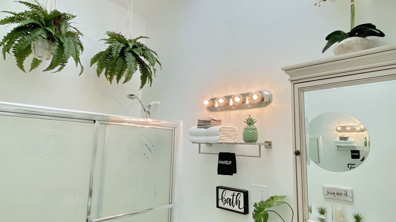 Photo of Bathroom in Vista