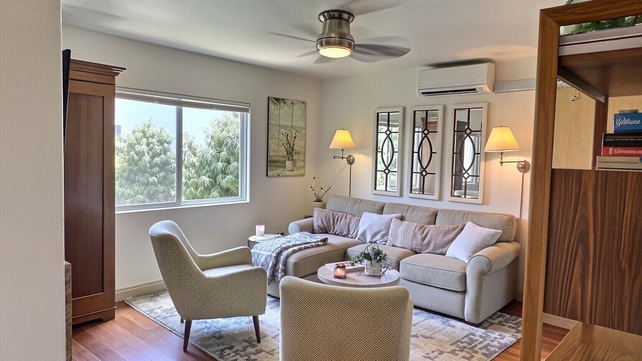 Photo of Livingroom in Ocean Beach