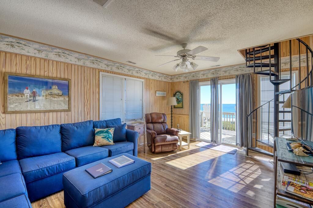 Photo of Livingroom in Ocean Ridge