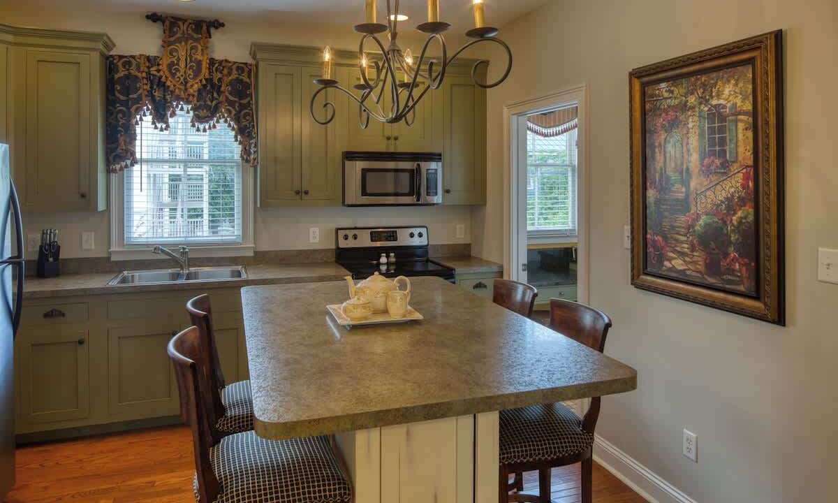 Photo of Kitchen in Historic District - North