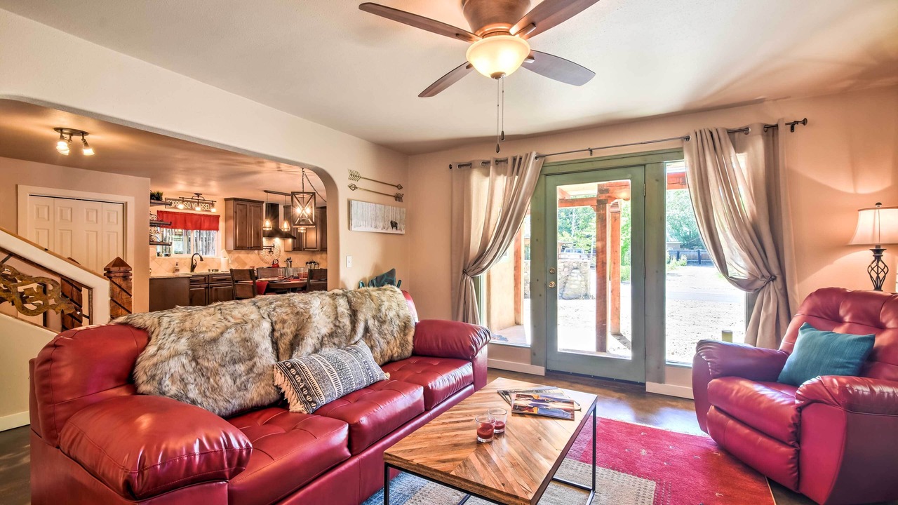 Photo of Livingroom in Taos