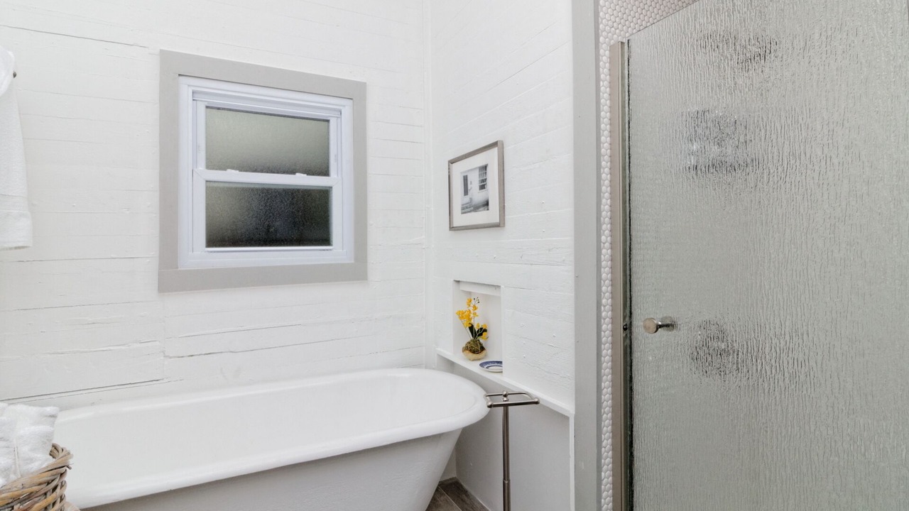 Photo of Bathroom in Beach Institute