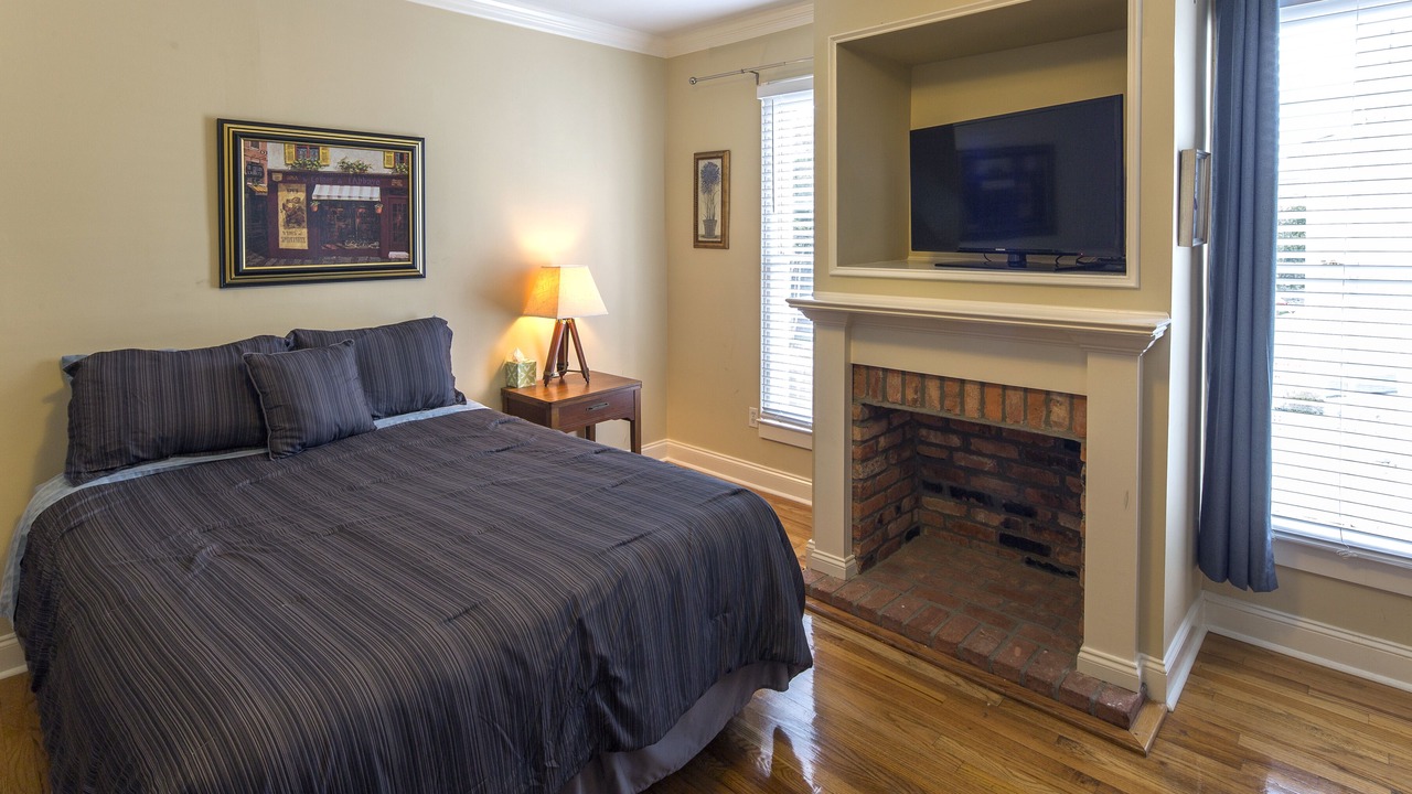 Photo of Bedroom in Savannah Victorian District