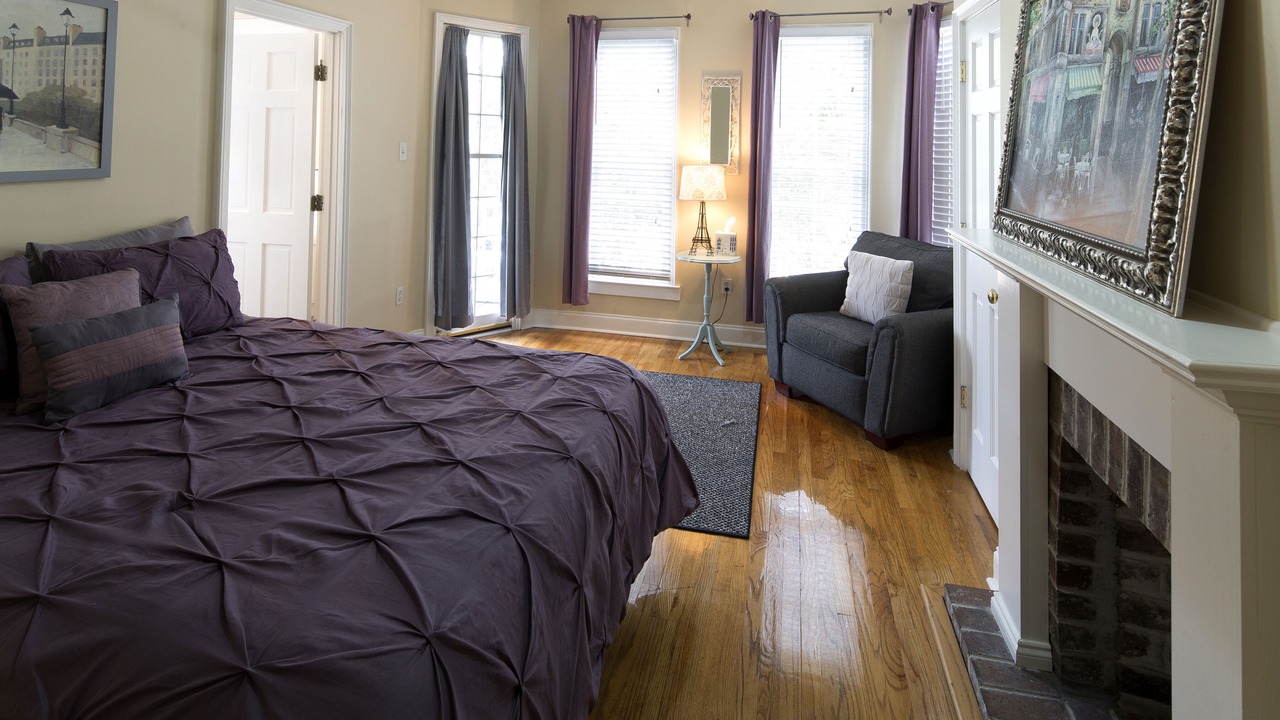 Photo of Bedroom in Savannah Victorian District