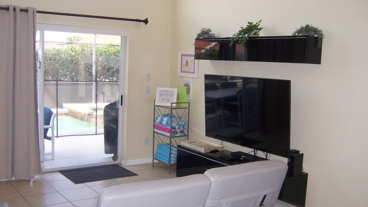 Photo of Livingroom in Loughman
