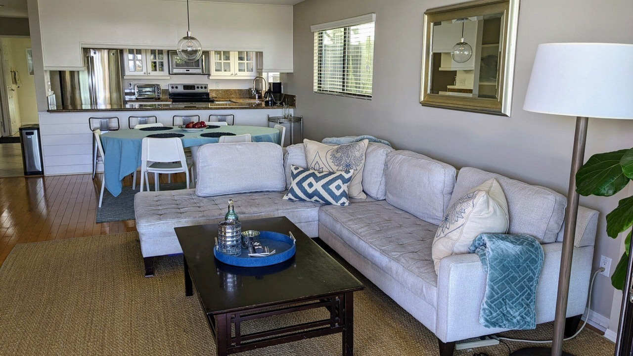 Photo of Bedroom in La Jolla Mesa