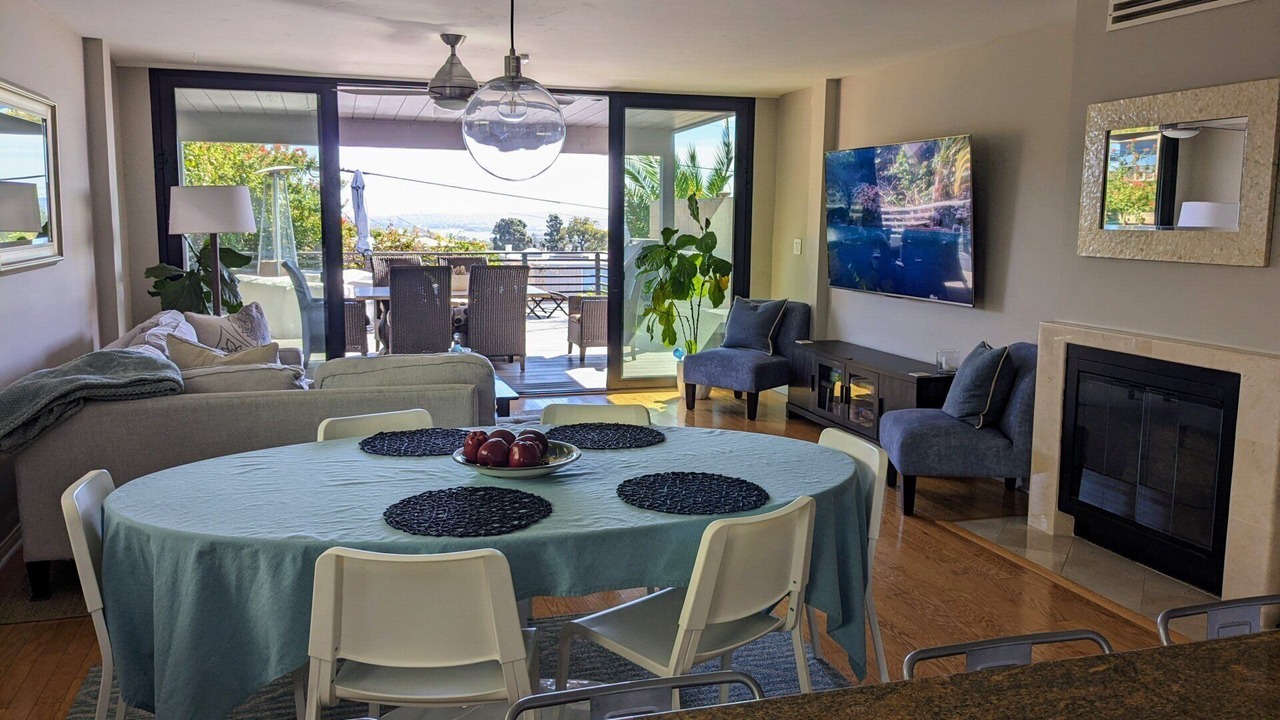 Photo of Bedroom in La Jolla Mesa