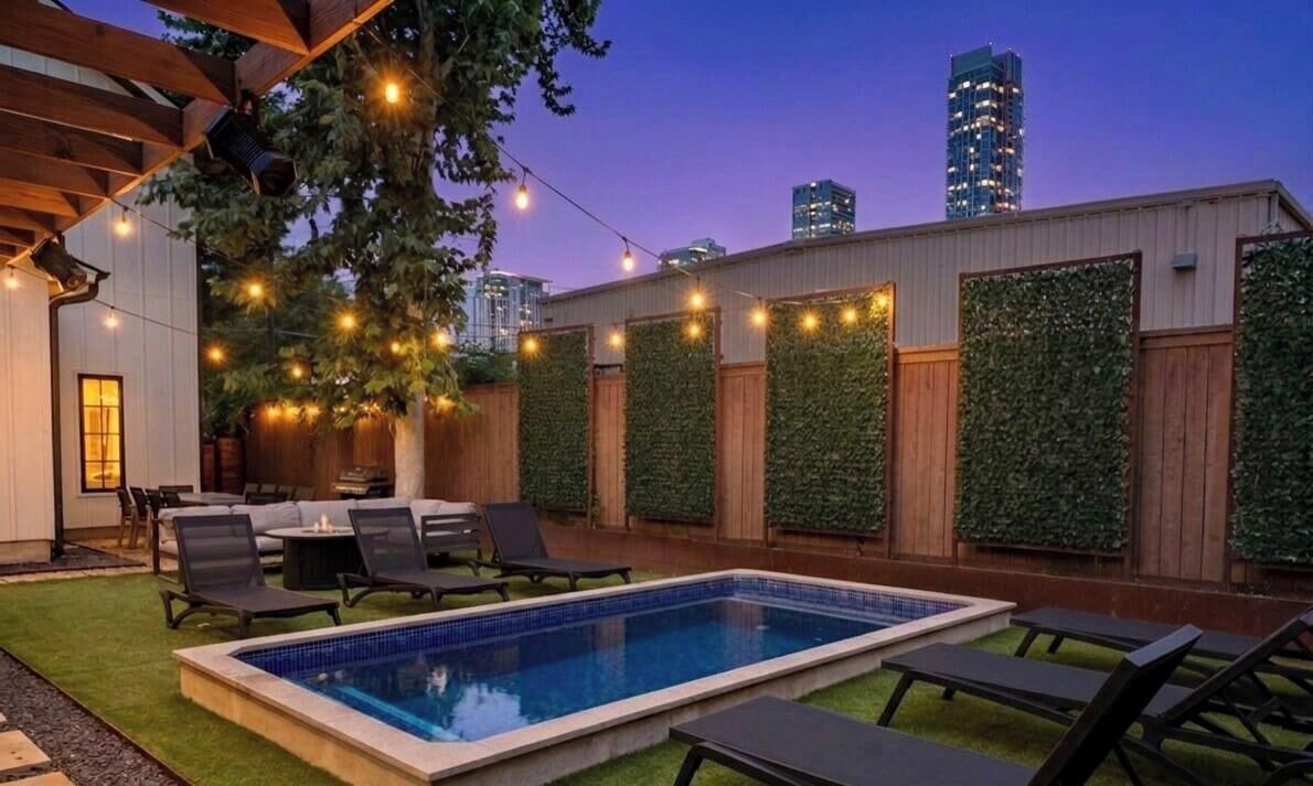 Photo of Outdoor in East Cesar Chavez