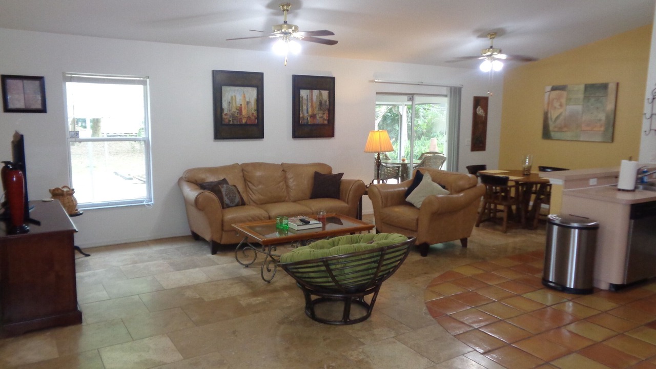 Photo of Livingroom in Lake Magdalene