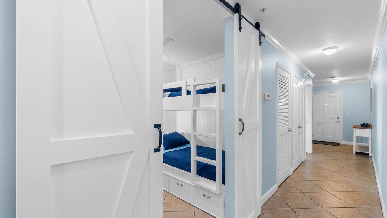 Photo of Bedroom in Miramar Beach