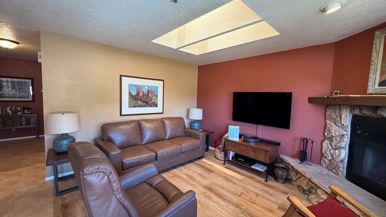 Photo of Livingroom in Oak Creek