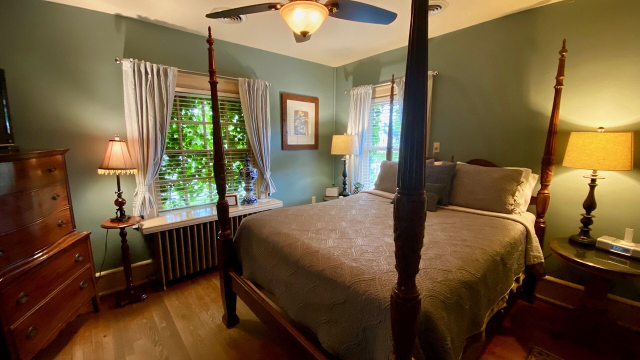Photo of Bedroom in Williamsburg
