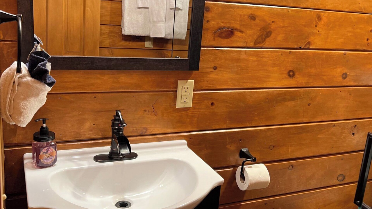 Photo of Bathroom in Hico