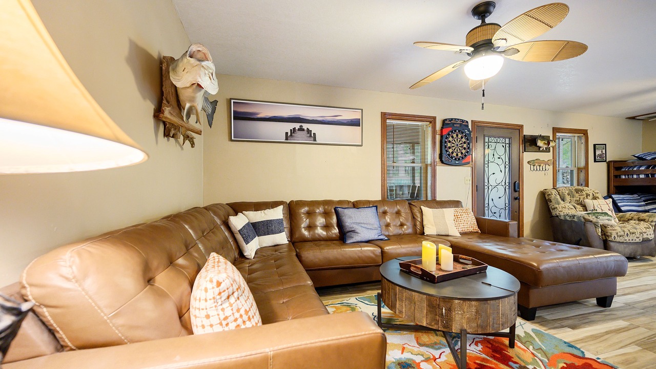 Photo of Livingroom in Broken Bow