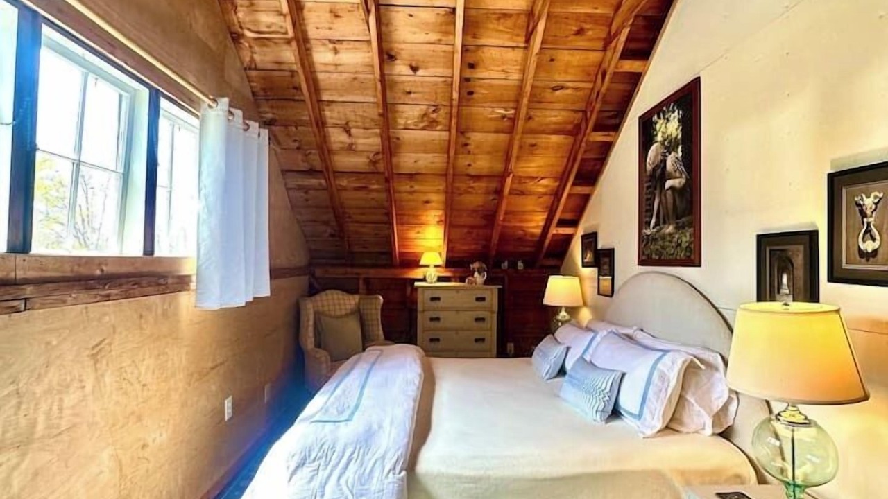Photo of Bedroom in Brooksville
