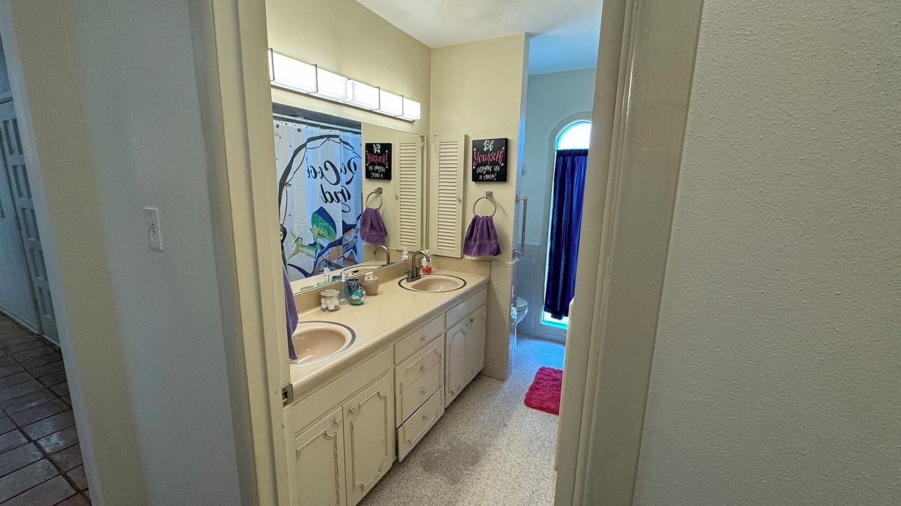 Photo of Bathroom in Medical Center District