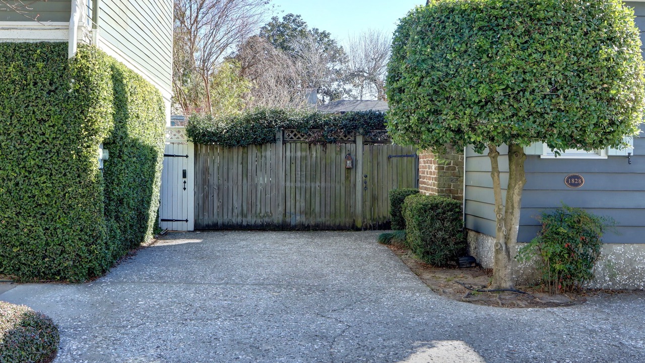 Photo of Others in Historic District - North