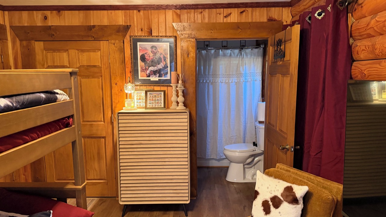 Photo of Bedroom in New River