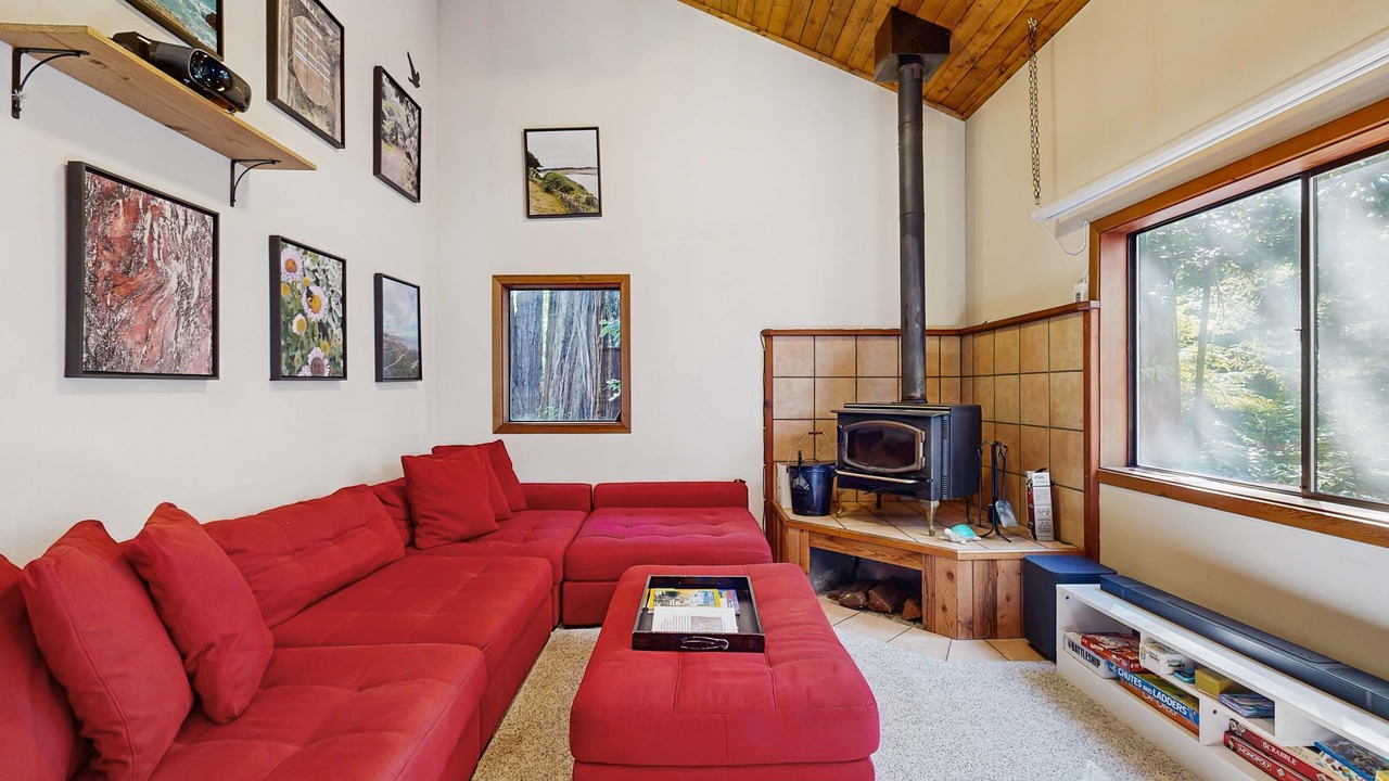 Photo of Livingroom in Anchor Bay