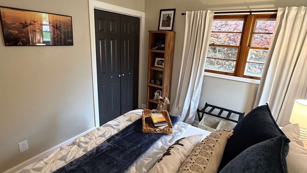 Photo of Bedroom in Williamson