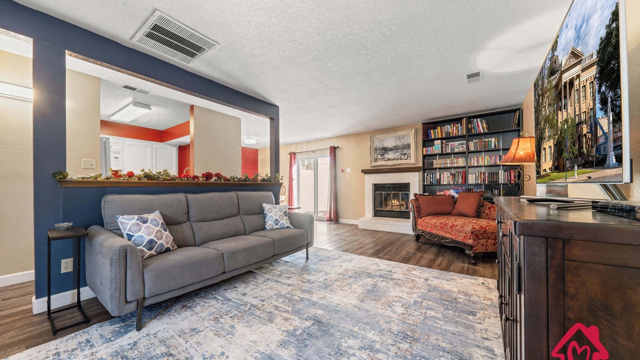 Photo of Livingroom in Loma Del Rey