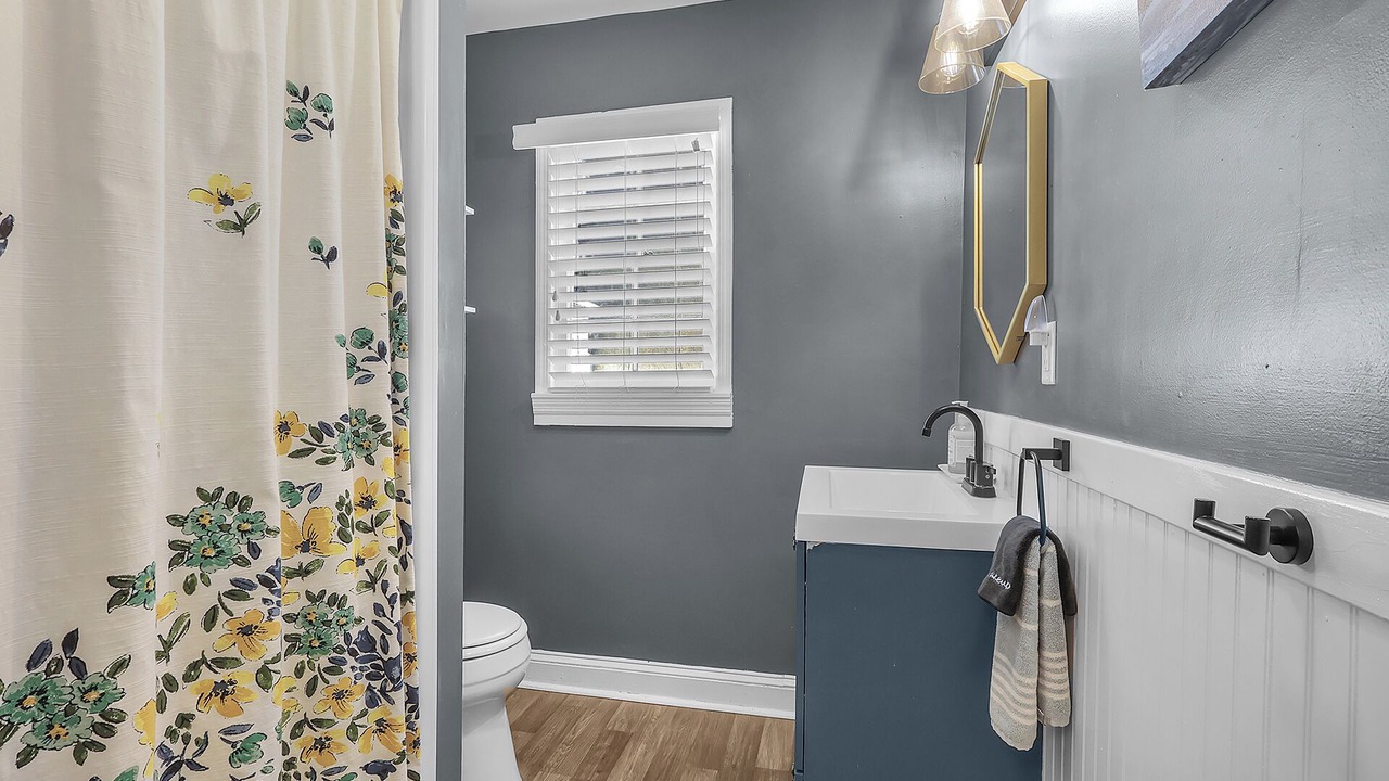 Photo of Bathroom in Beach Institute