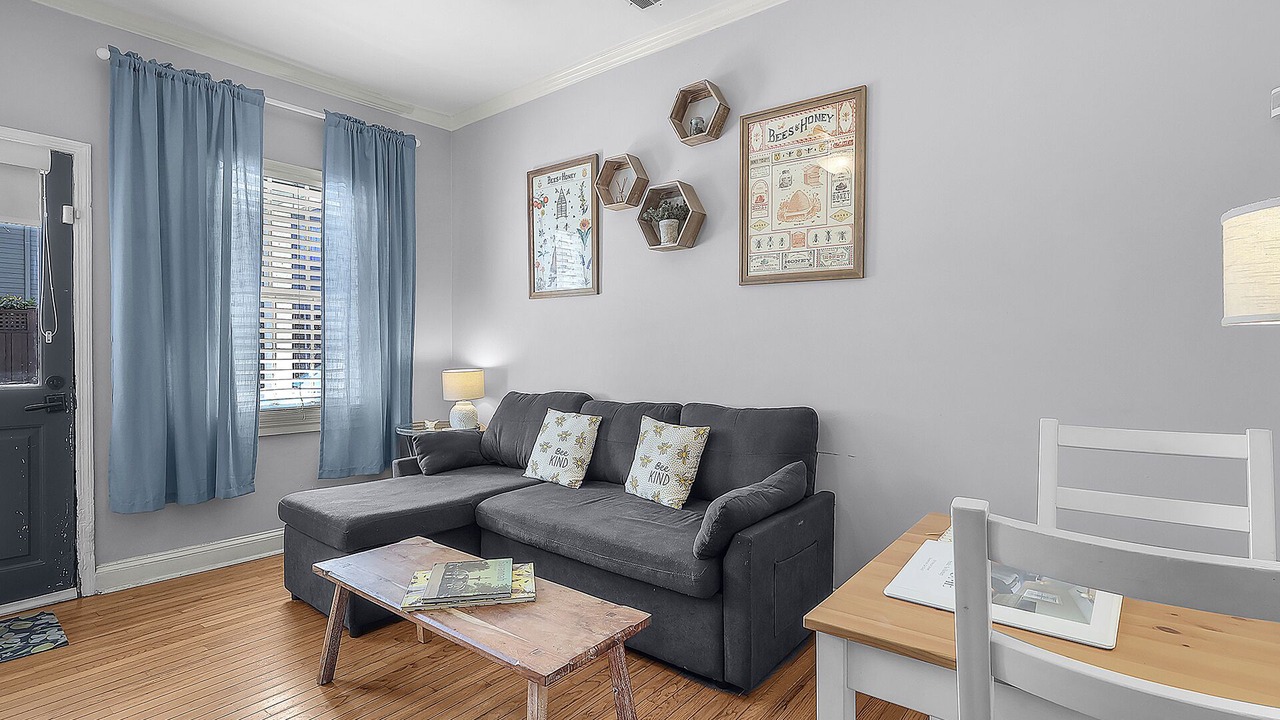 Photo of Livingroom in Beach Institute