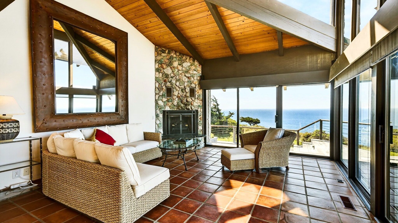 Photo of Livingroom in Gualala