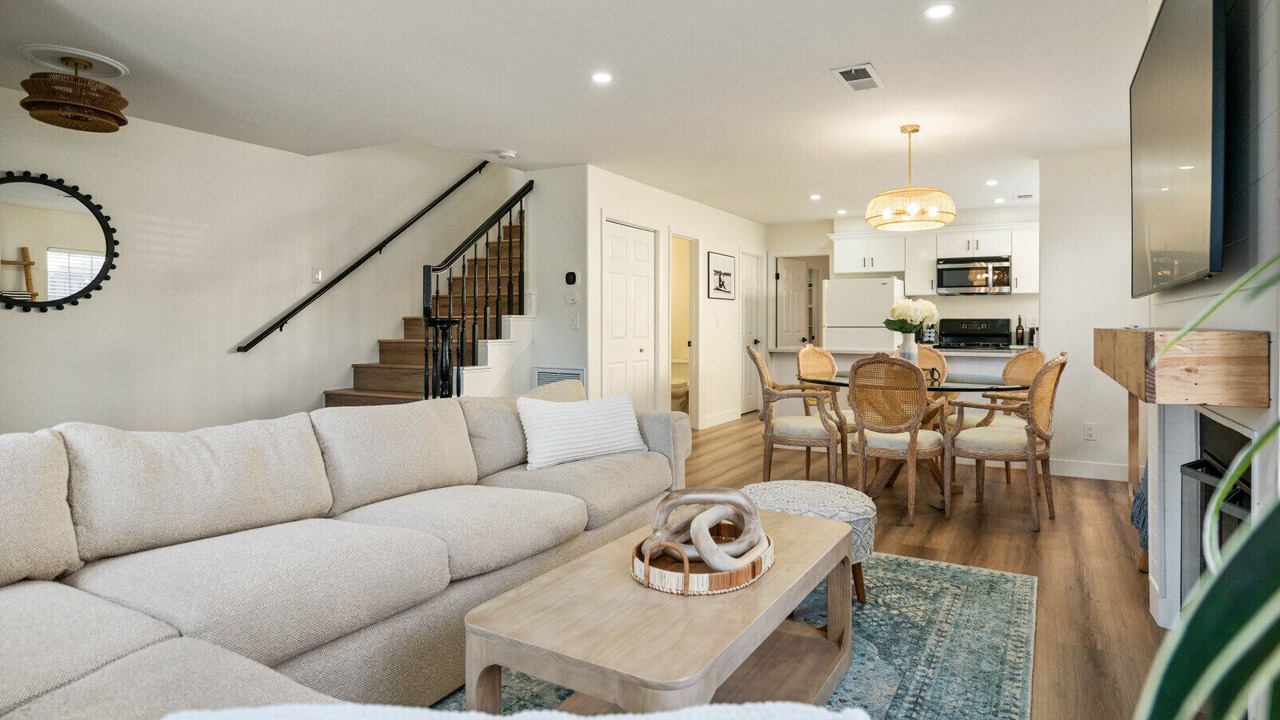 Photo of Livingroom in Crown Point