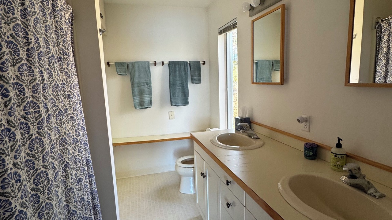 Photo of Bathroom in Tenants Harbor