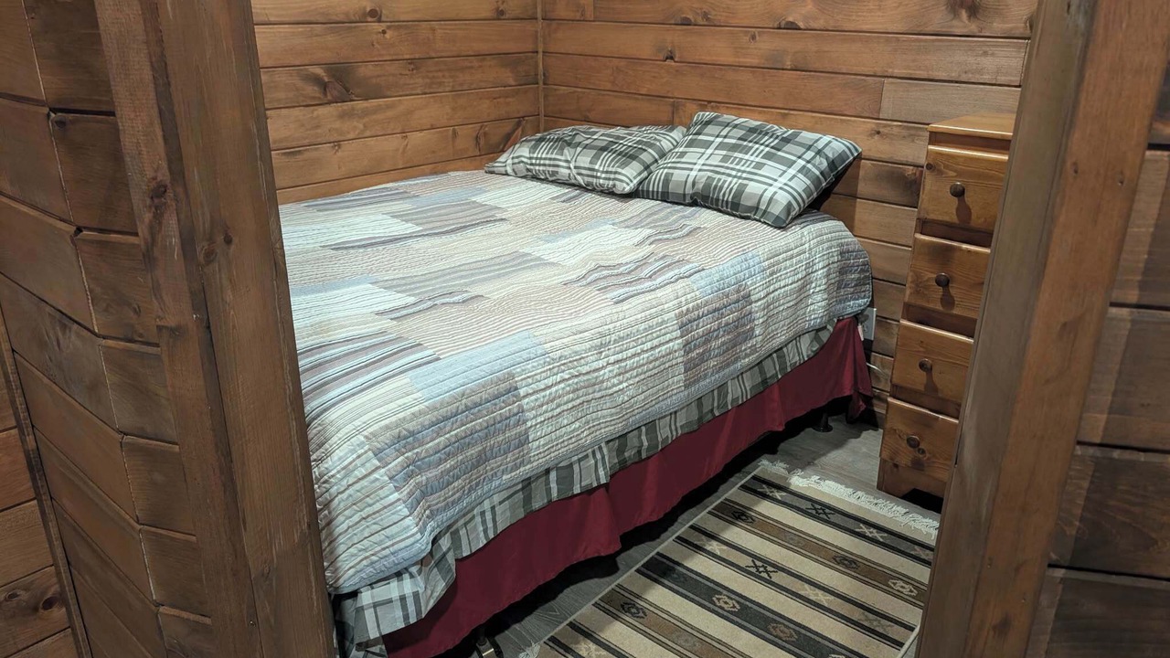 Photo of Bedroom in Foster