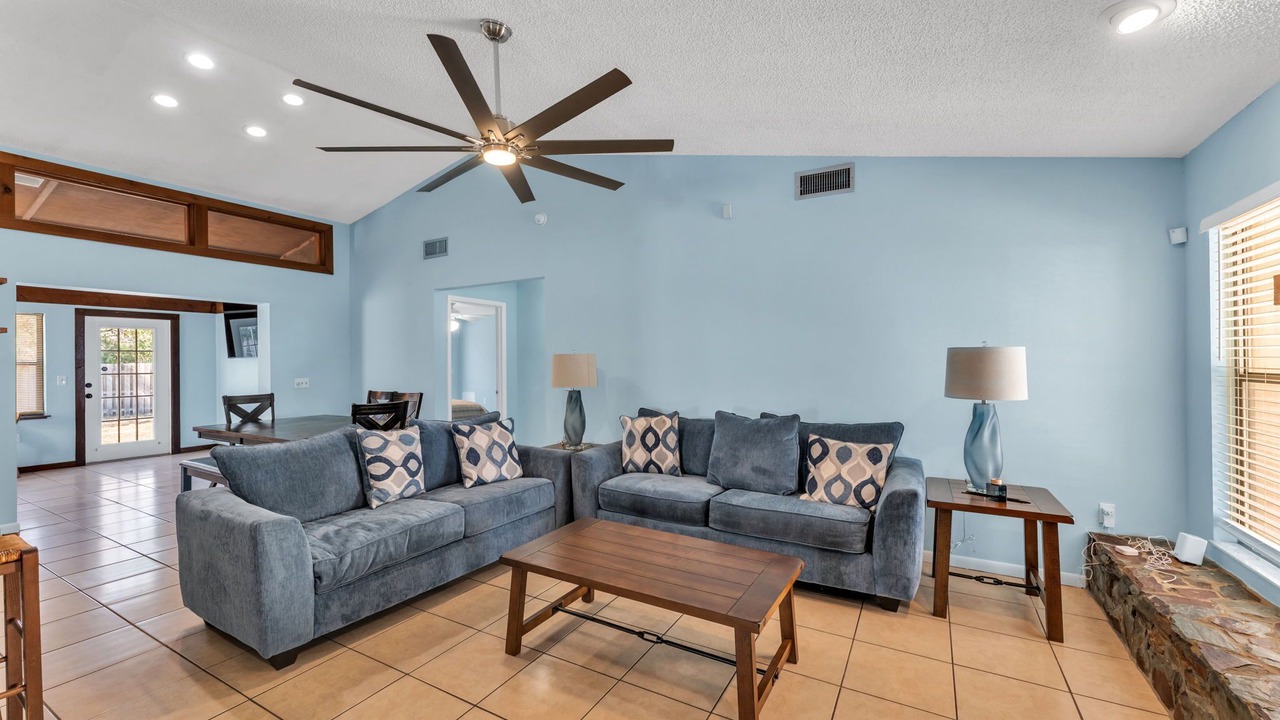 Photo of Livingroom in Nichols