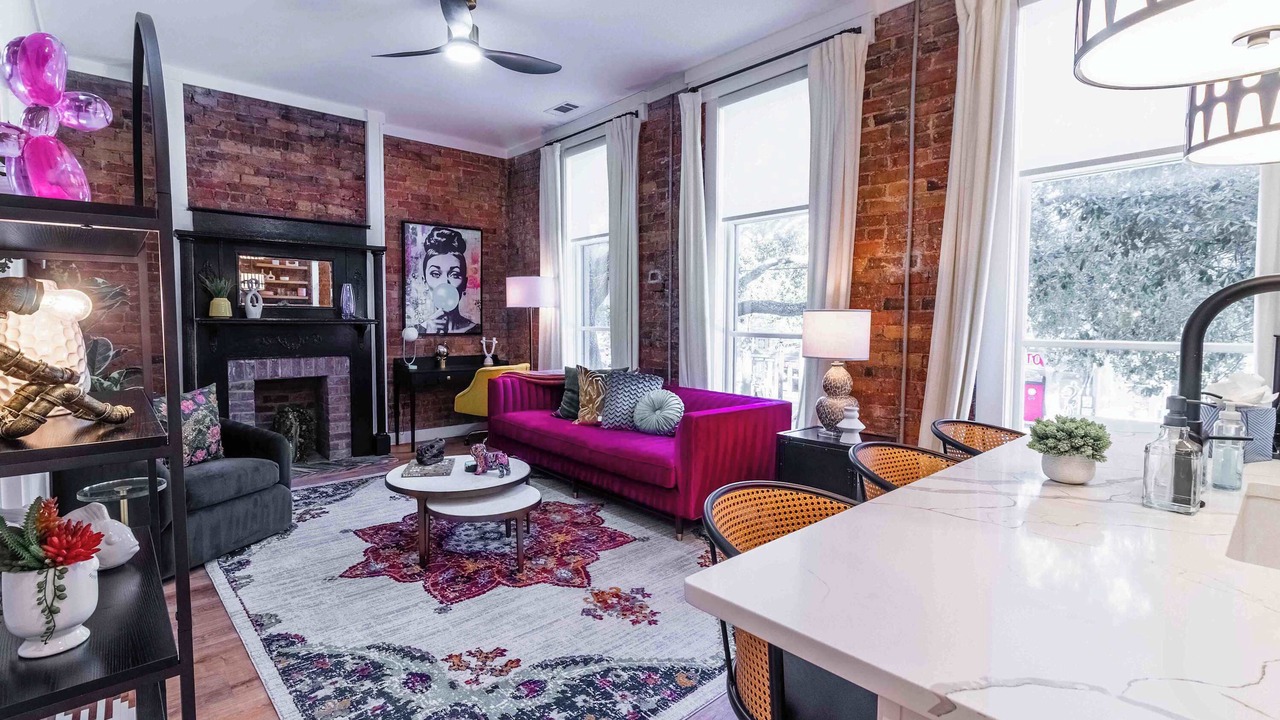 Photo of Livingroom in Old West Broad Neighborhood