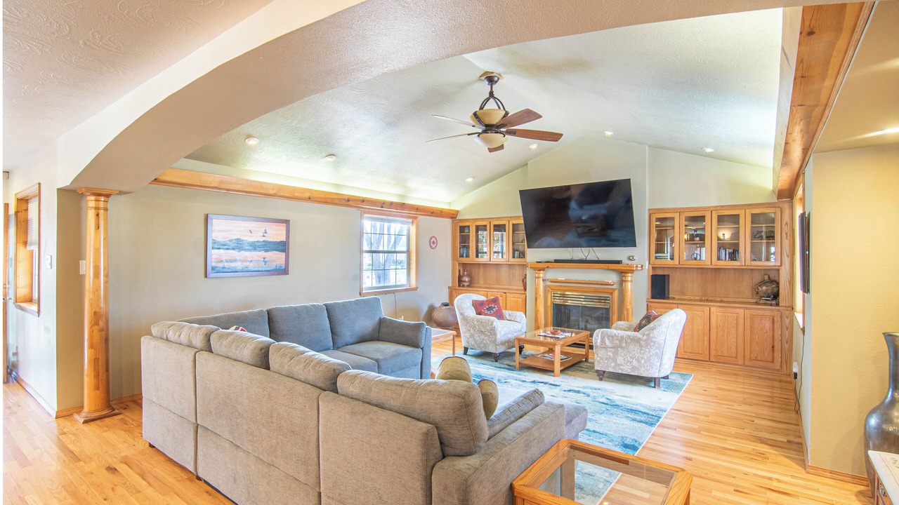 Photo of Livingroom in Bosque Farms