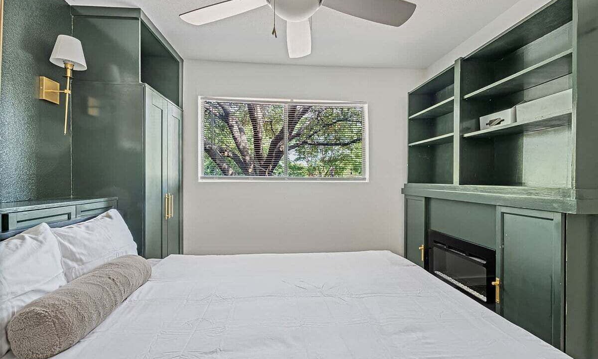 Photo of Livingroom in Barton Hills