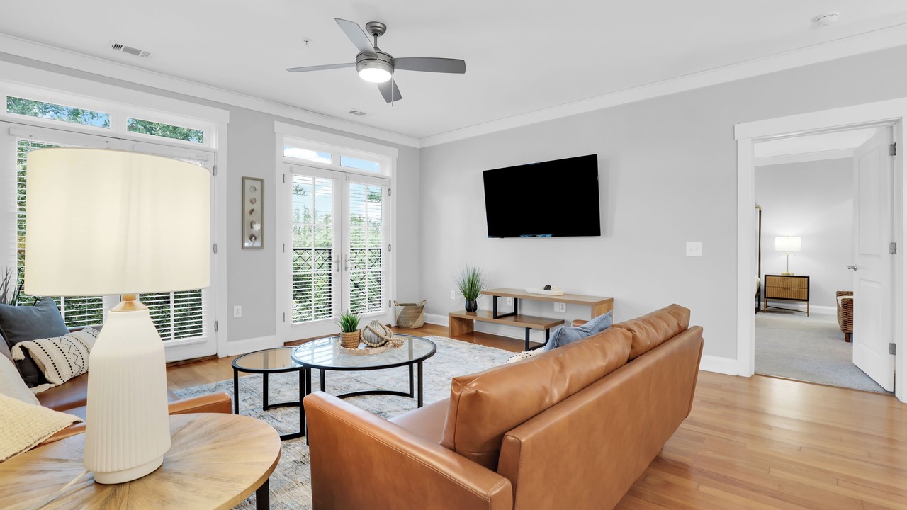 Photo of Livingroom in Old West Broad Neighborhood