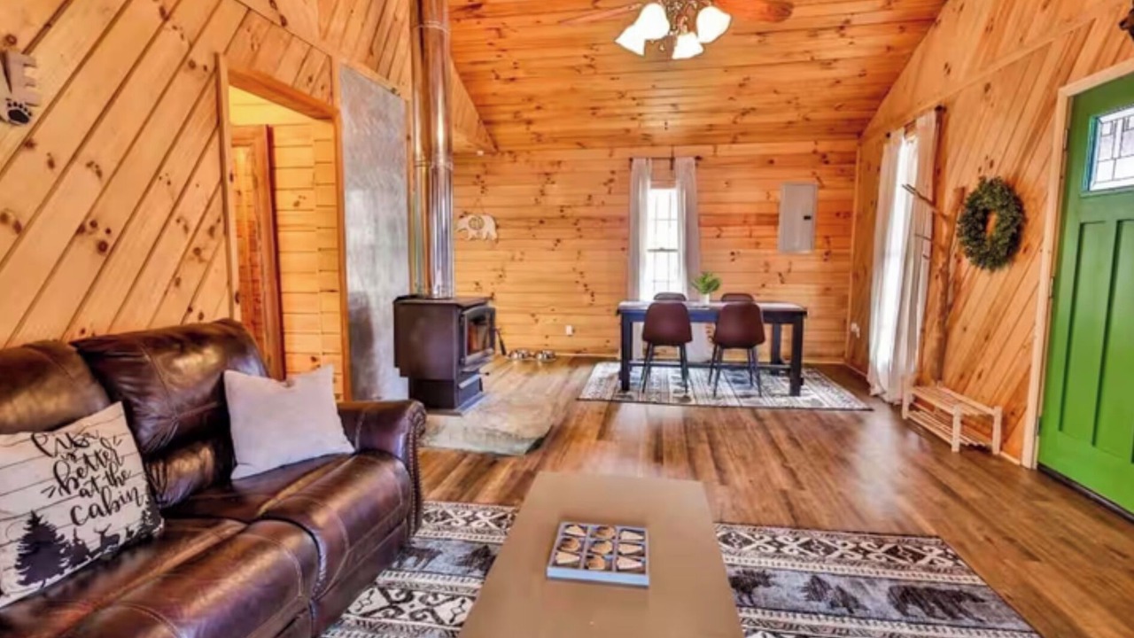 Photo of Livingroom in Louisa