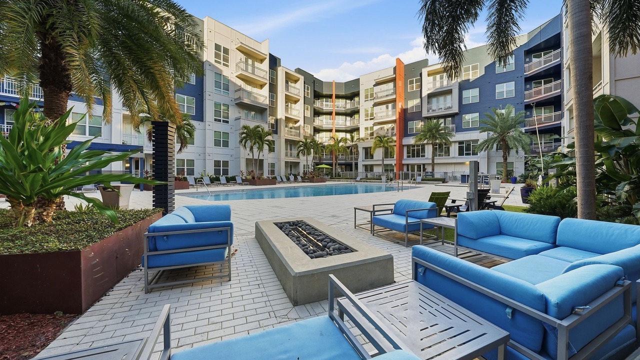 Photo of Patio Balcony in Courier City - Oscawana