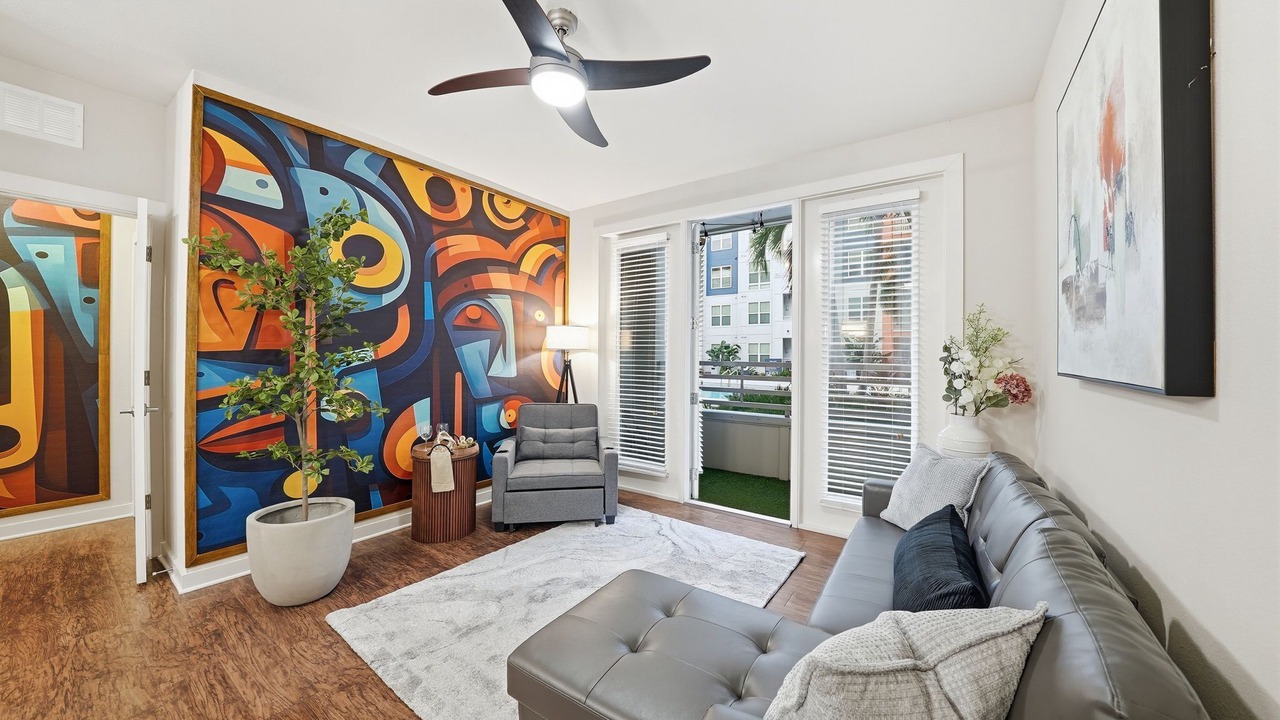 Photo of Livingroom in Courier City - Oscawana