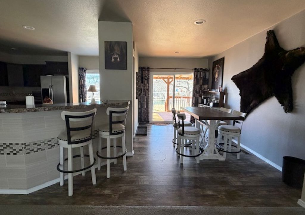 Photo of Bedroom in Navajo Dam