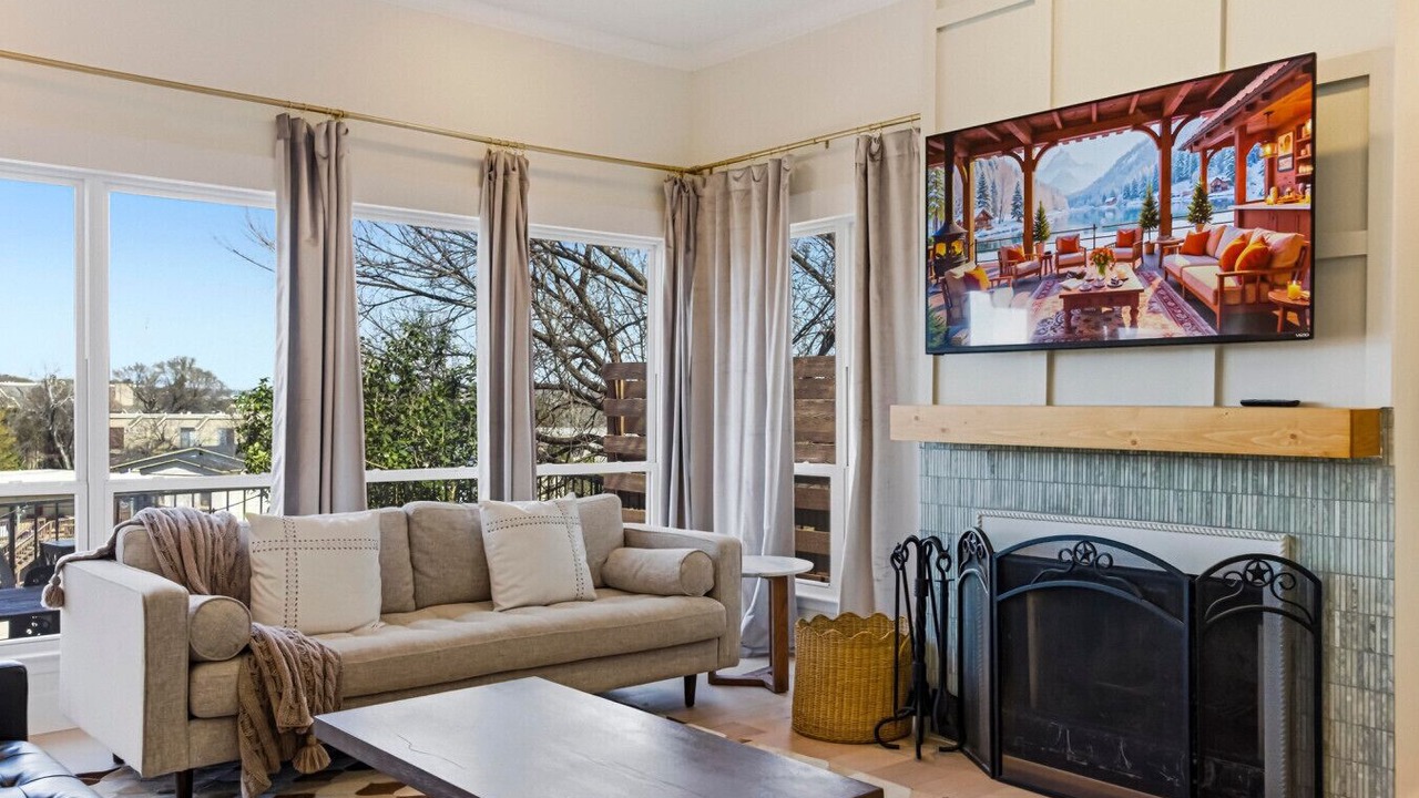 Photo of Livingroom in Barton Hills